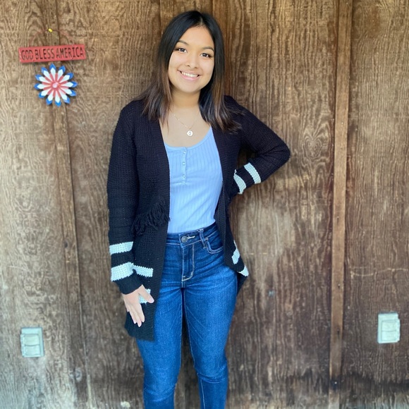 Cardigan - Picture 10 of 10